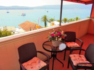 V2 real estate  / V2 nekretnine